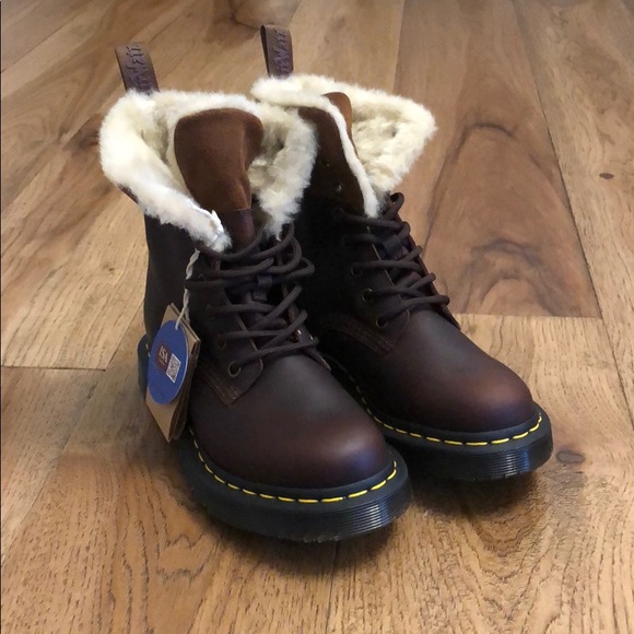 BNIB Dr. Martens KOLBERT winter boot - Picture 1 of 4